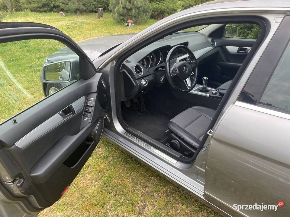 Mercedes W204 Lift C180 zadbany niski przebieg Huta Komorowska