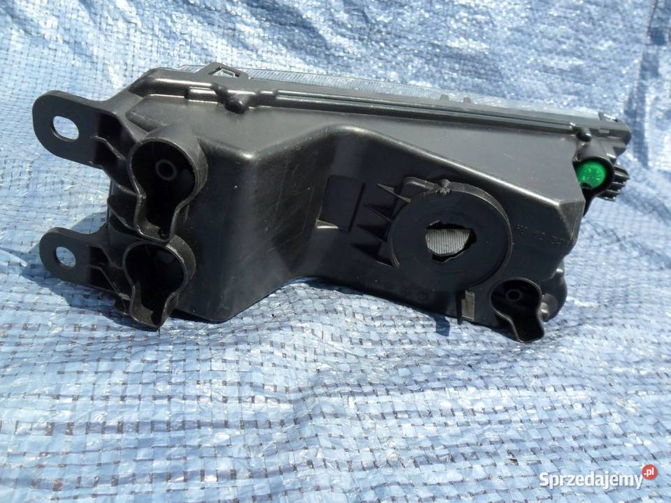 Volkswagen Tiguan II halogen prawy przedni Nowy Tomyśl sprzedam