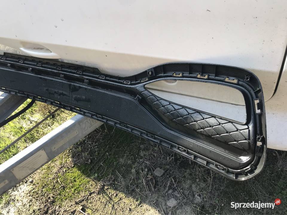 Hyundai I20 lift 18 dokladka zderzaka tył zderzaki