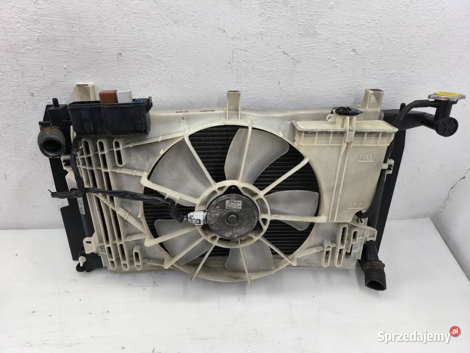 CHŁODNICA WODY WENTYLATOR TOYOTA AVENSIS II T25 Motoryzacja