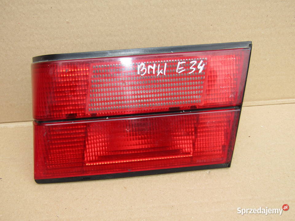 LAMPA TYLNA LEWAPRAWA W KLAPĘ BAGAŻNIKA BMW E34 osobowe Mysłaków