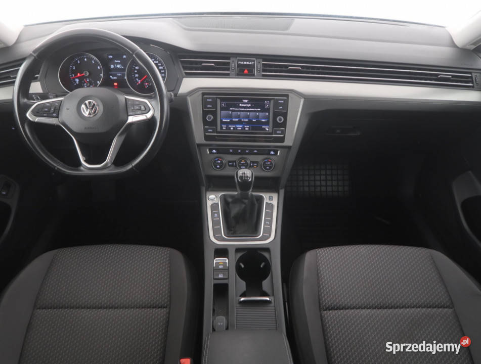 VW Passat 15 TSI asystent pasa ruchu Volkswagen Bielany Wrocławskie