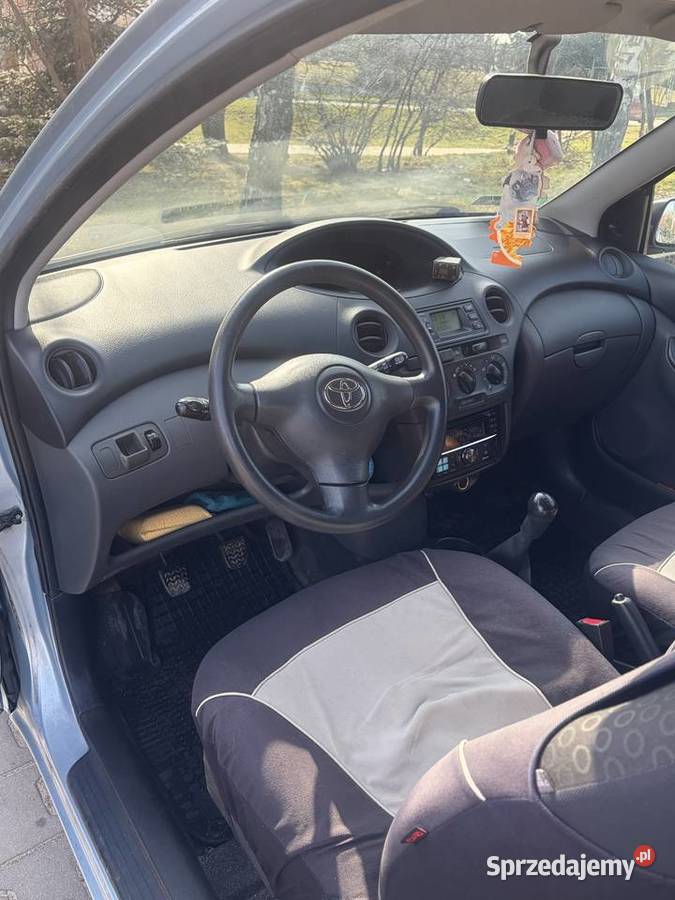 Toyota Yaris Rok produkcji 2003 Starachowice sprzedam