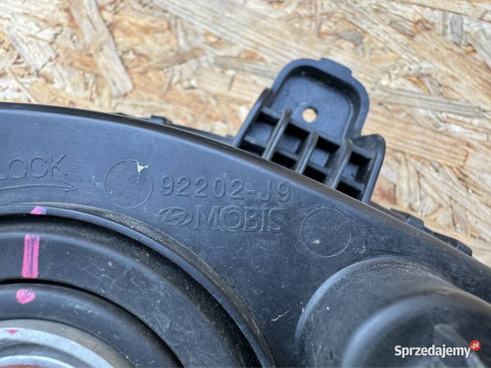 Halogen prawy rh Hyundai kona 17 92202J9 Lampy przeciwmgielne Sieraków