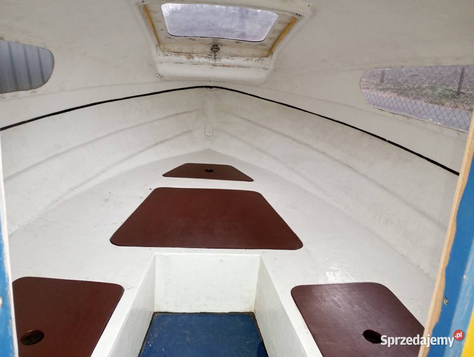 Łódź kabinowa turystyczna wędkarska do małego Lubiąż