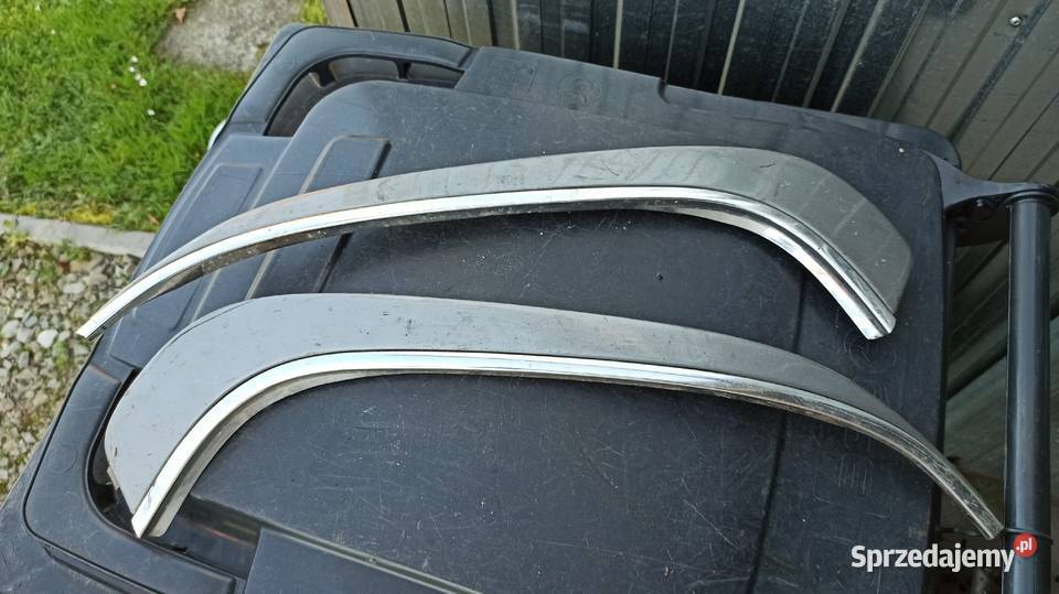 Listwa nakładka sierp Bmw e30 Oryginał Komplet Rok produkcji 1989 Dębica