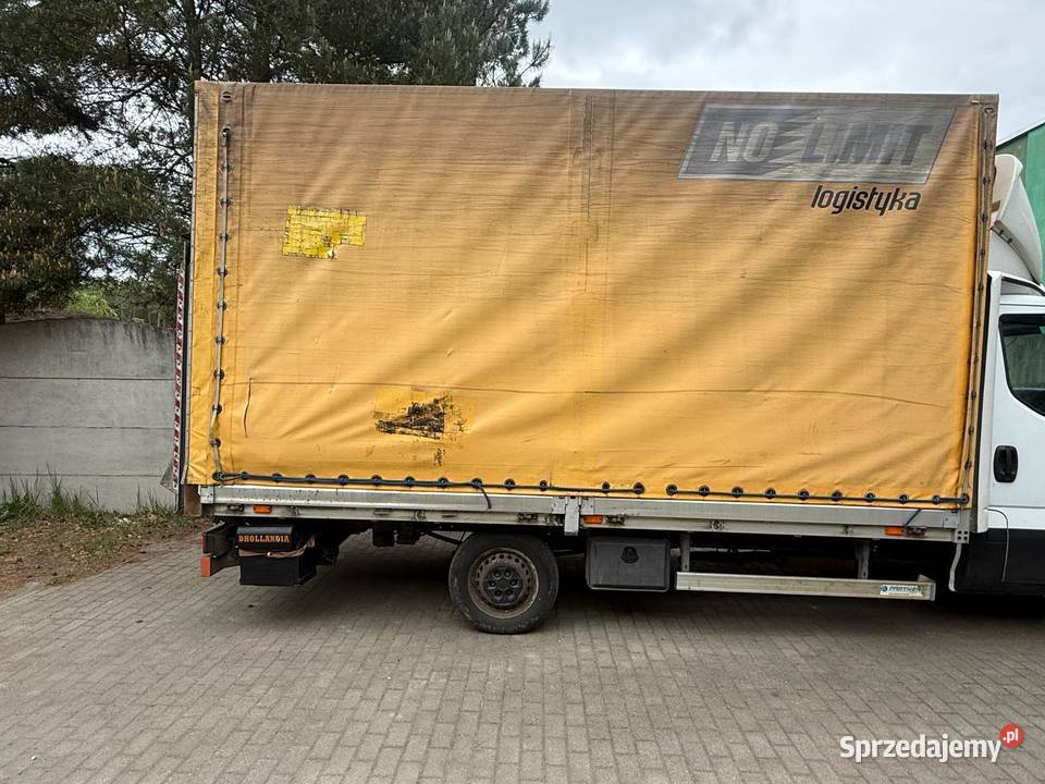 Zabudowa Iveco daily plandeka skrzynka z windą Sieradz