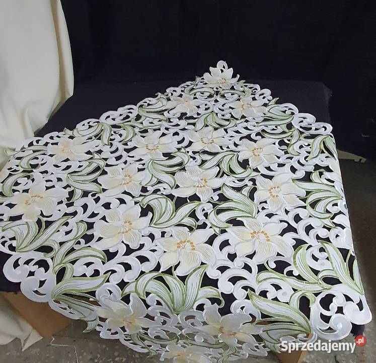 Ażurowa serweta letnie wzory haftowane 85x85 mazowieckie