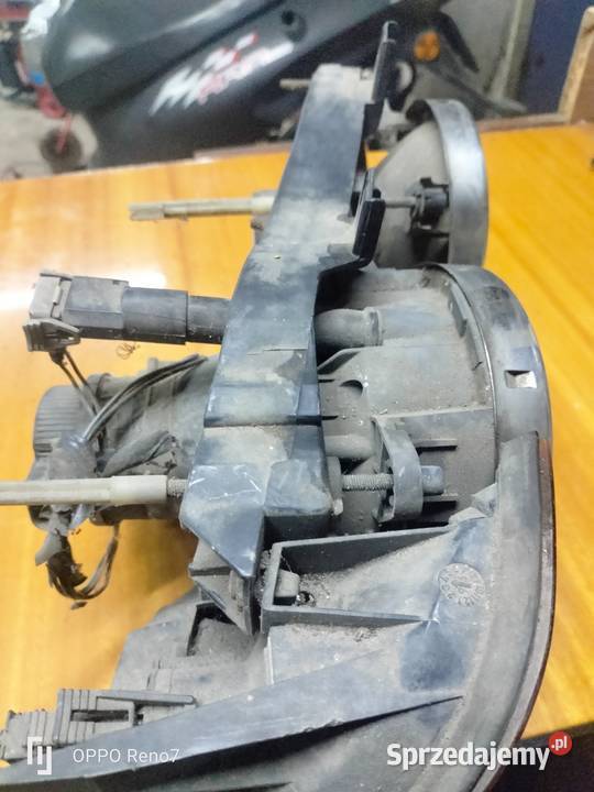 Lampa prawa BMW E34 Hela osobowe Łubno