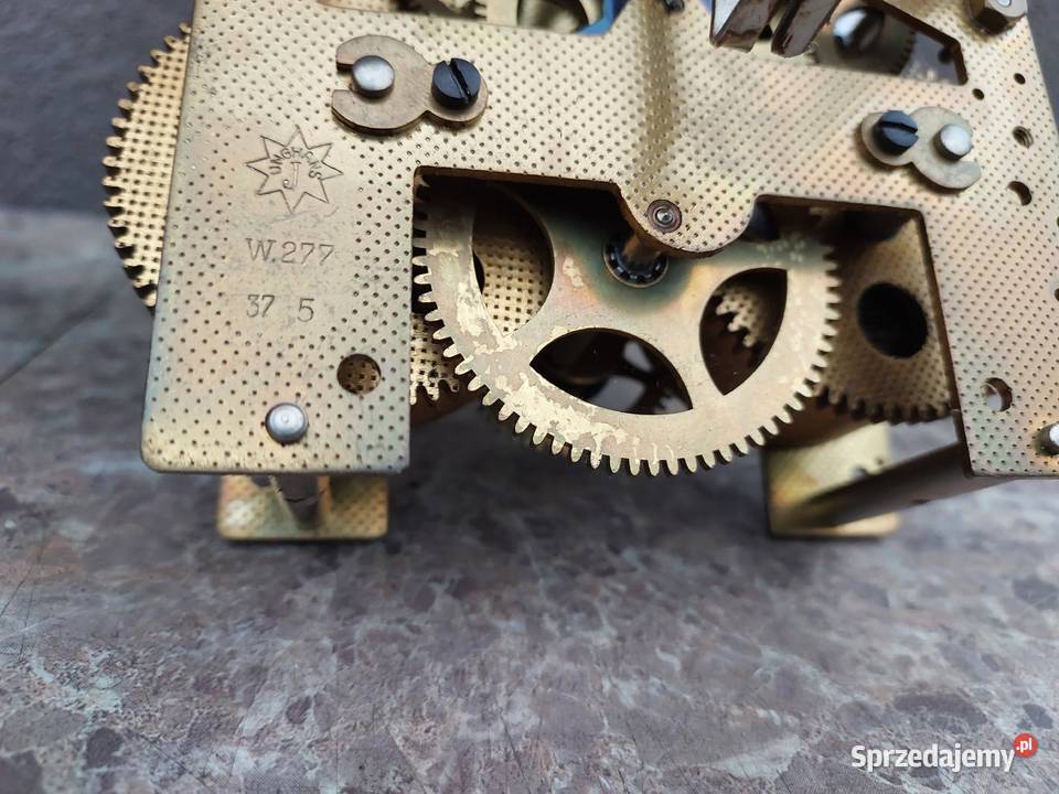 635 Mechanizm starego zegara ściennego Junghans