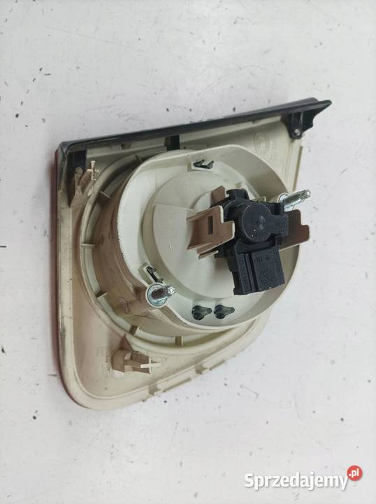 LAMPA TYŁ W KLAPE PRAWA SEDAN EU 1K5945094