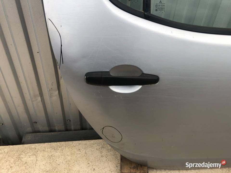DRZWI PRAWY TYŁ MITSUBISHI L 200 Inny 0416