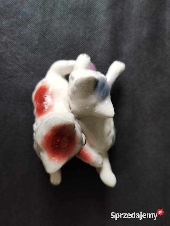 Stara porcelanowa figurka Koty z Piłką