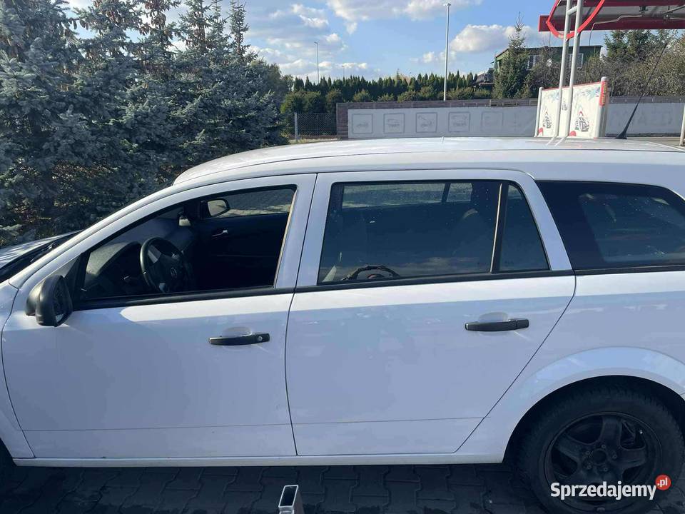 mam na sprzedaż Opla astrę h 17 cdti bez Rok produkcji 2010 Astra Czernikowo sprzedam