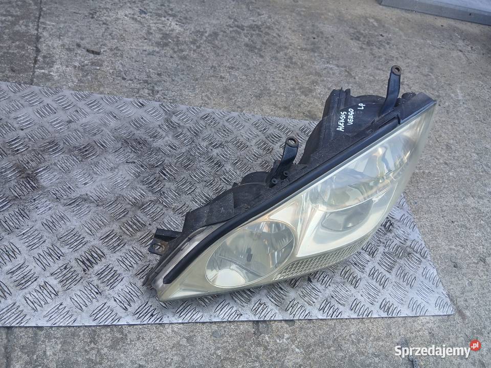 Lampa lewa przód przednia Toyota Avensis Verso Radłów