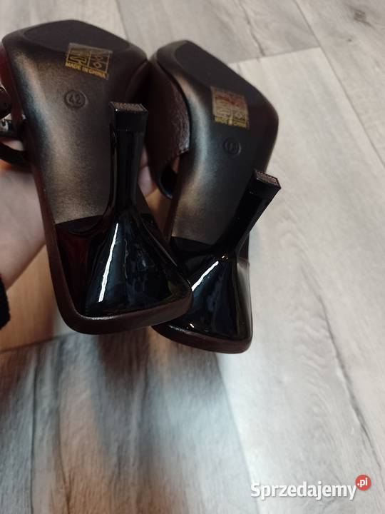 4041 Brązoweczekoladowe czółenka wieczorowe z sprzedam