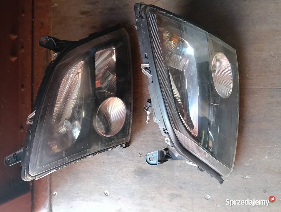 OPEL VECTRA CSIGNUMLAMPA PRZEDNIA depo Jastrzębia Góra