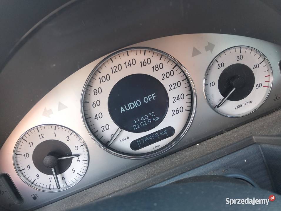 MercedesBenz 4MATIC 30 Diesel 2006 OKAZJA nowe uszkodzony Klasa E