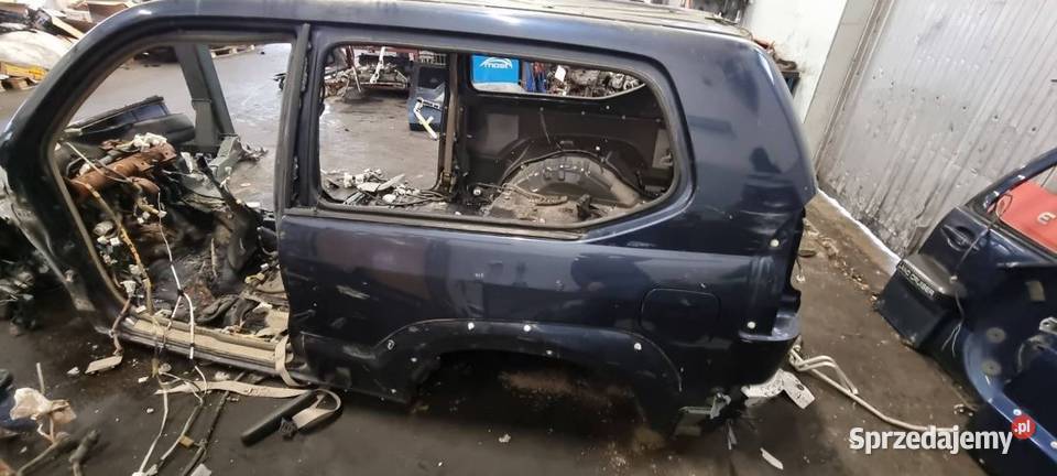 ĆWIARTKA BŁOTNIK LEWY TYŁ LAND CRUISER 120 3