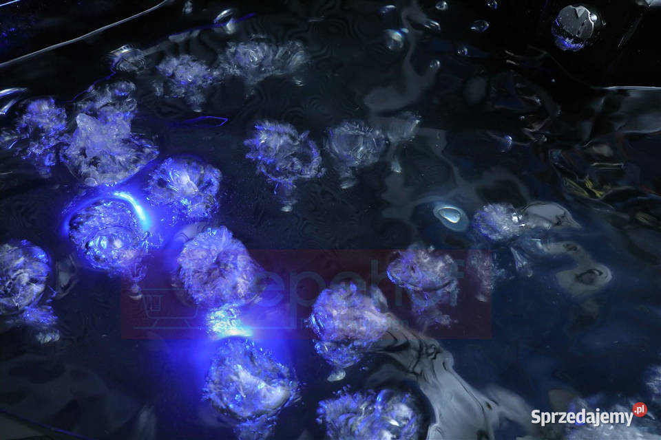 Wirujące dysze Czarna wanna z hydromasażem Grabówka