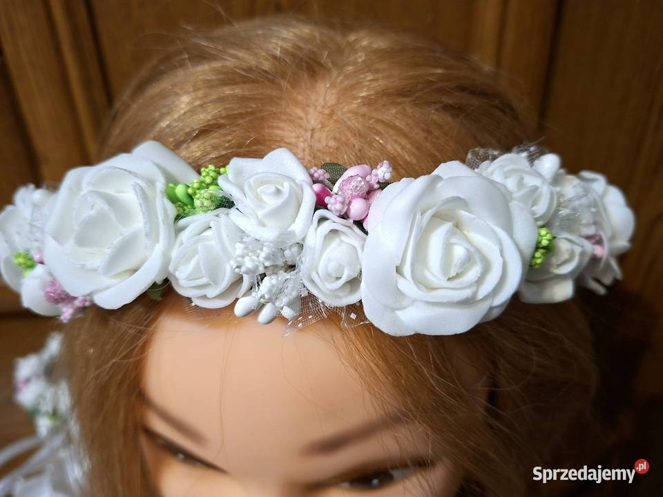 Wianek komunijny z ozdobą świecy Pozostałe Borów