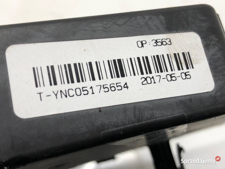 SKRZYNKA BEZPIECZNIKÓW FORD MONDEO MK5 Hatchback