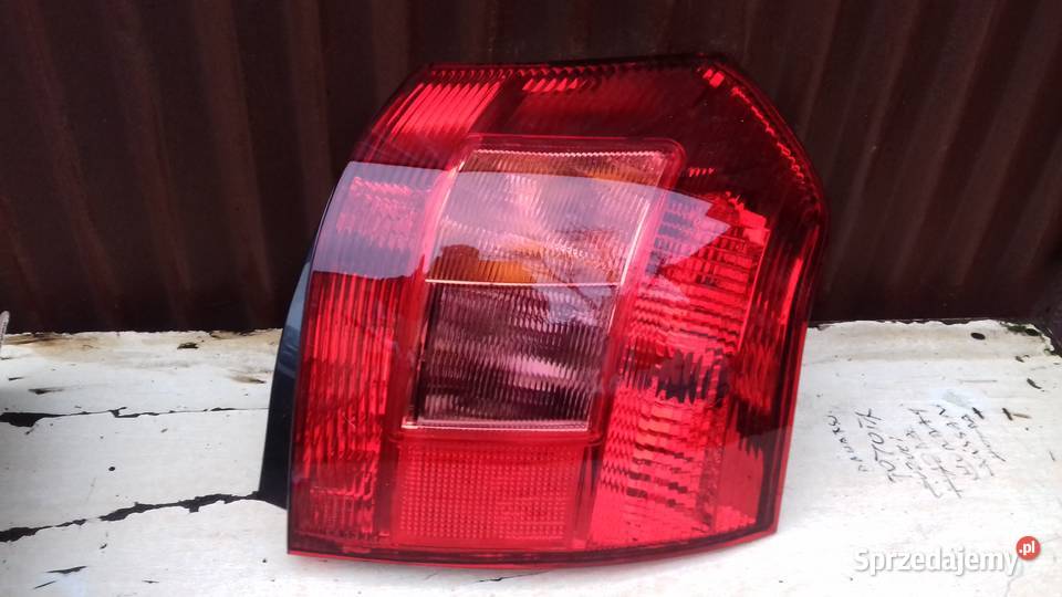 Lampa tylna prawa nowa Toyota Corolla 35 drzwi Oświetlenie Pruszków sprzedam