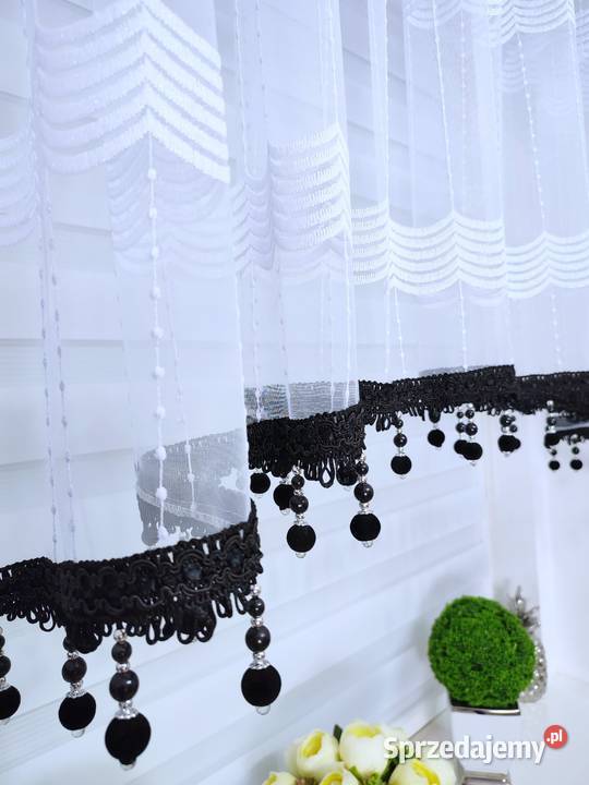 Firana Gotowa biała z markizety z czarnymi
