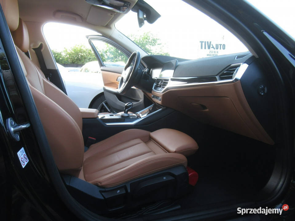 BMW 318 BEZWYPADKOWY NAVI El klapa Ambient Salon sprzedam