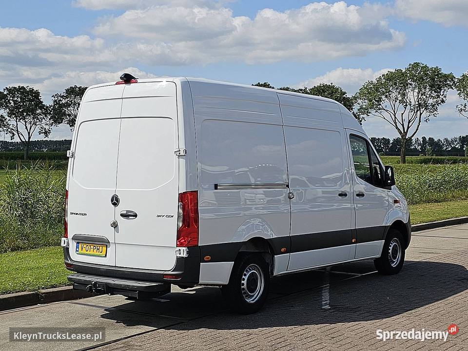 MercedesBenz SPRINTER 317 L2H2 TrekhaakSloten 170KM
