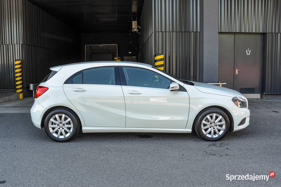 MercedesBenz Klasa A 2015 r Skóry Bezwypadkowy manualna Wrocław sprzedam