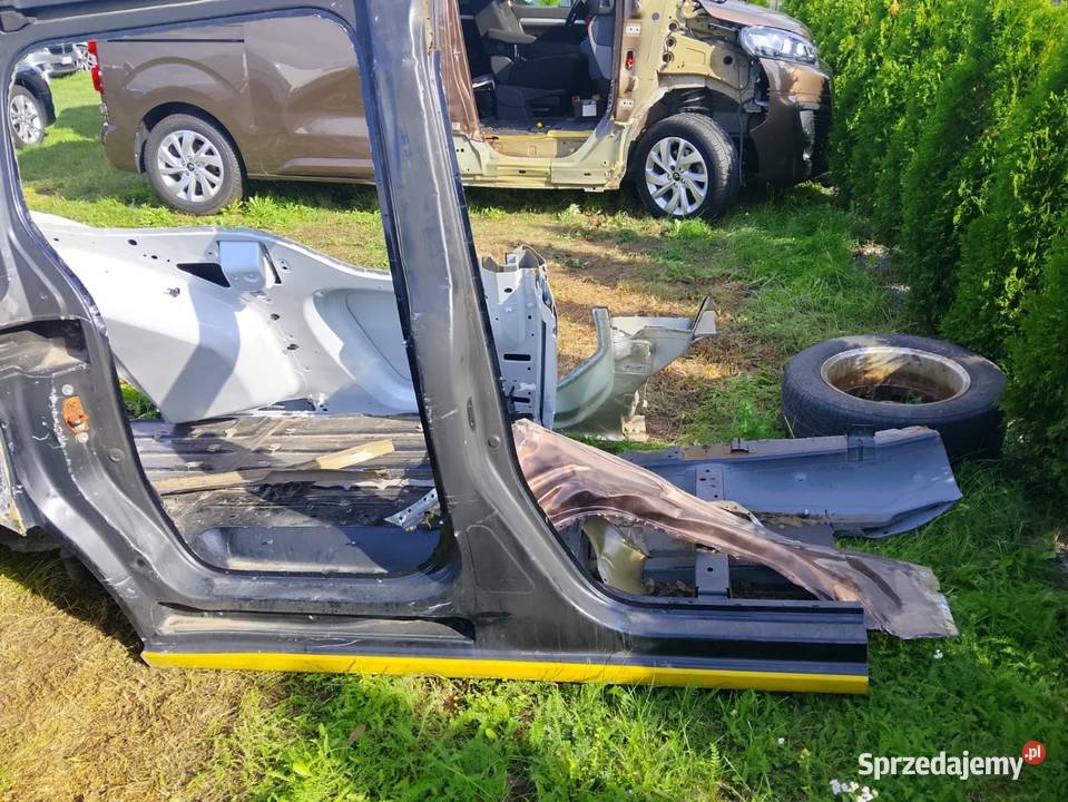 Błotnik próg słupek prawy Kangoo 34 2021roku Oława