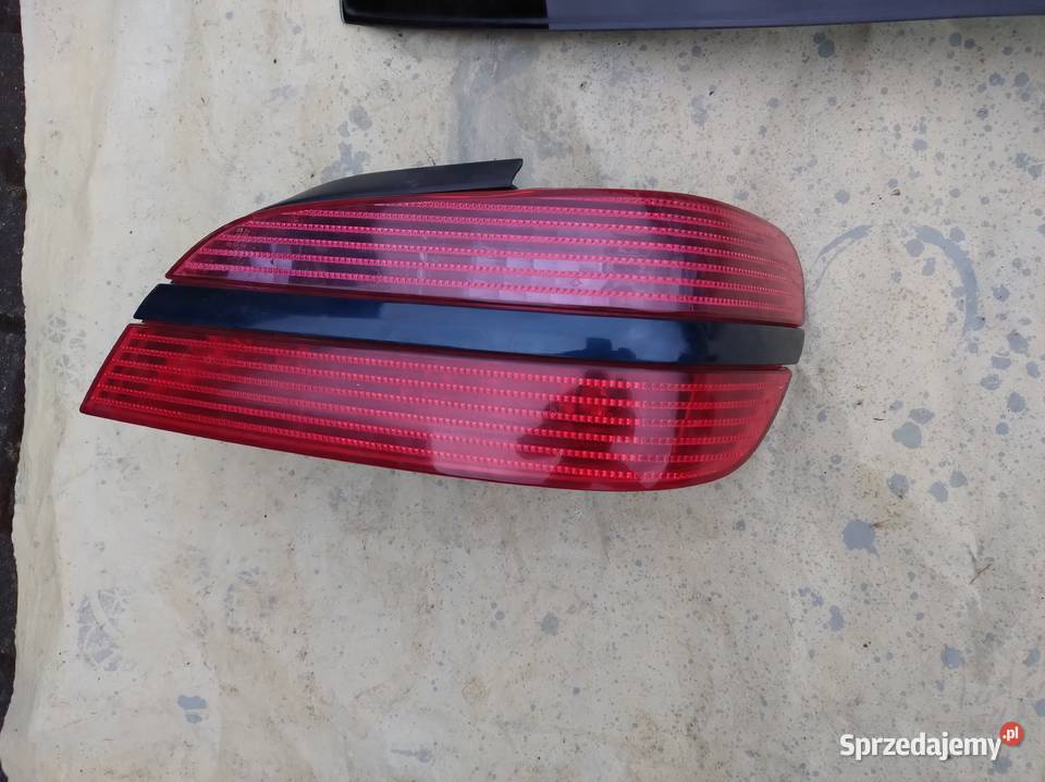 LAMPA troche ułamana PRZEDNIA PRAWA PEUGEOT 406