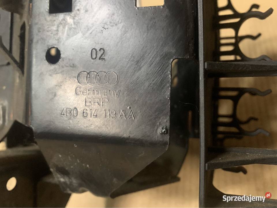 Uchwyt mocowanie pompy abs 4B0614119 vw passat osobowe Szczecin sprzedam