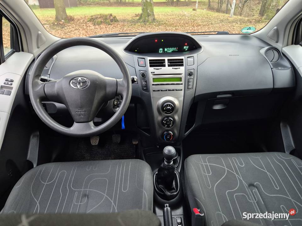 TOYOTA YARIS II 2009 13 BENZYNA LIFT 1329cm3 Haczów