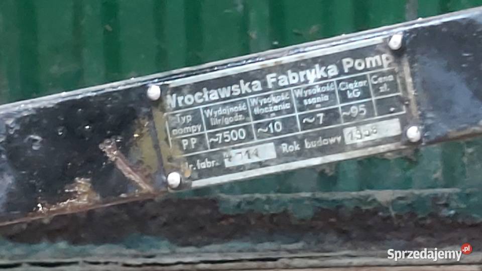 Zabytkowa pompa strażacka z 1958 roku Dobczyce