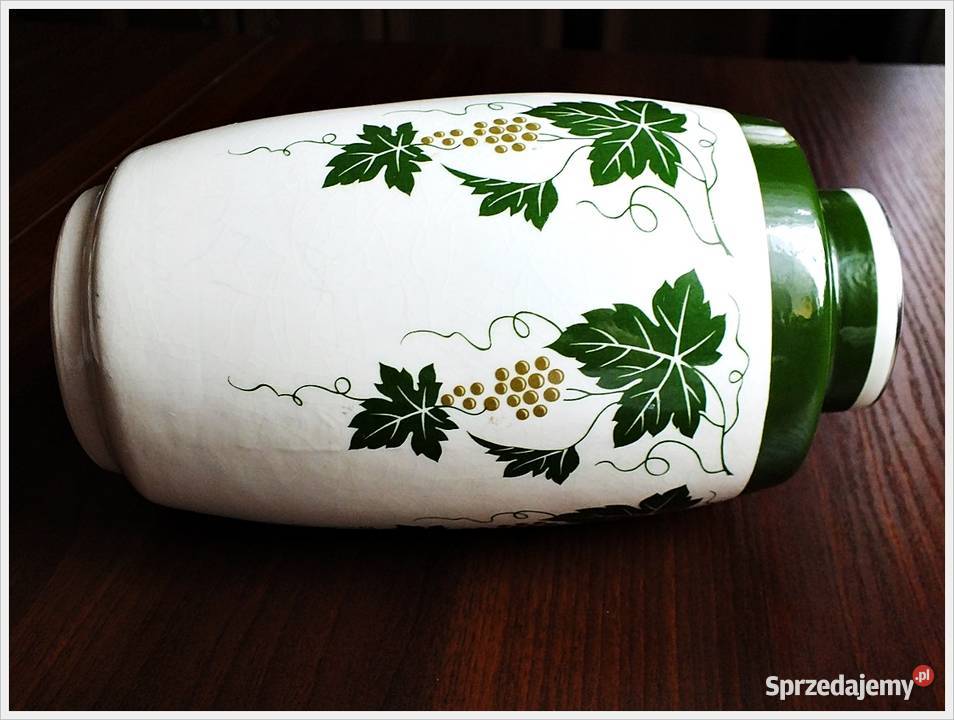 Wazon porcelanowy z winoroślą sygnowany z lat 60