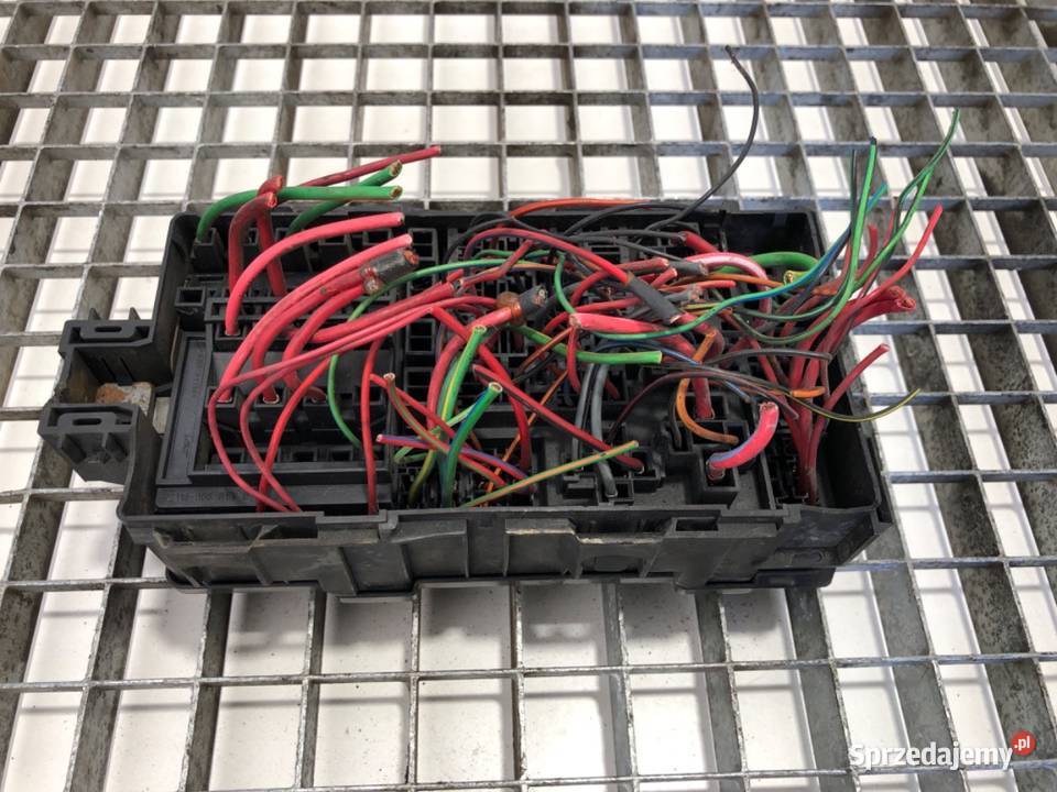 SKRZYNKA BEZPIECZNIKÓW FORD TRANSIT IV Bus 0006 Skrzynki bezpieczników