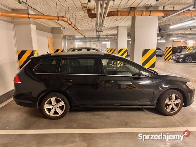 Volkswagen Golf Syndyk sprzeda samochód osobowy czarny sprzedam