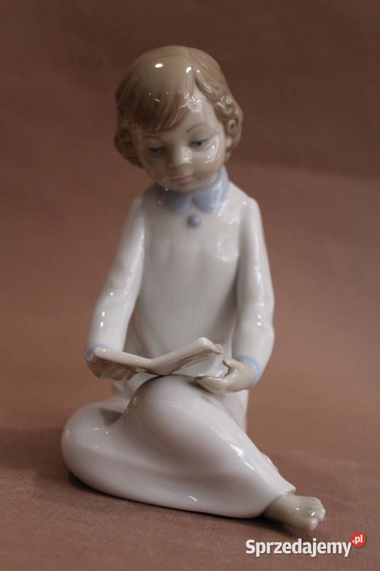 Figurka chłopca czytającego książkę Hiszpania Szczecin sprzedam