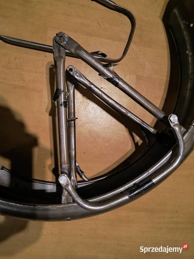Triumph błotnik tylny nieuszkodzony Triumph Konin sprzedam