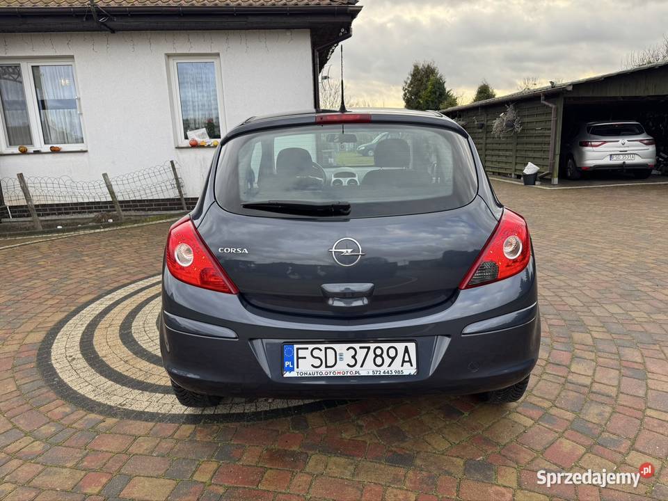 Opel Corsa D 2009 Benzyna 12 80 NISKI PRZEBIEG elektryczne szyby Drezdenko
