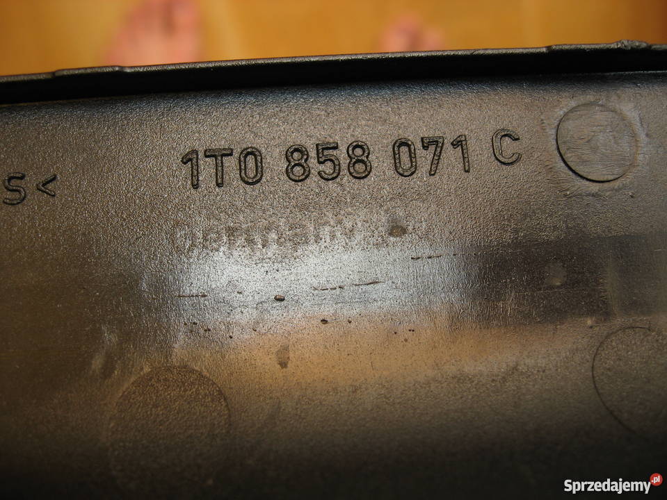 VW Touran 2003 ramka radia numer części Wyposażenie wnętrza Gdynia