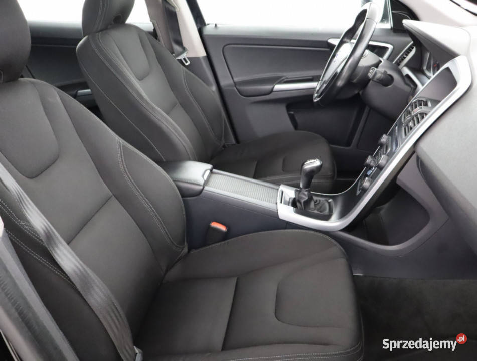 Volvo XC60 D3 relingi dachowe Bielany Wrocławskie