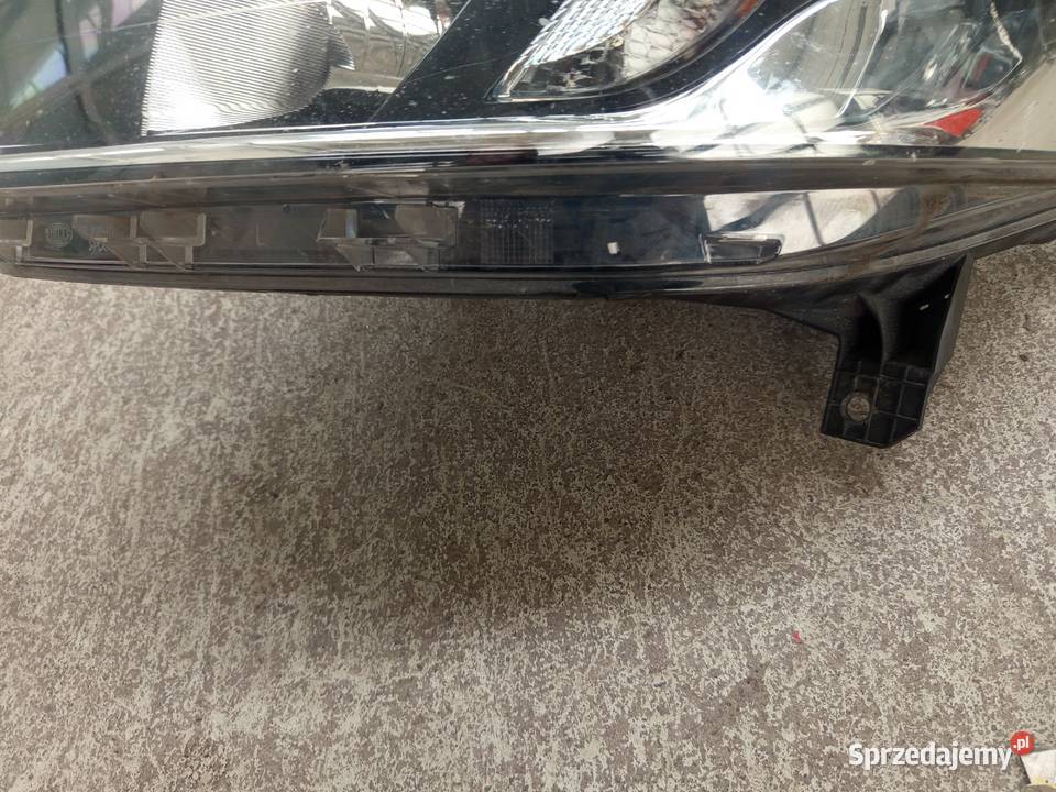 Reflektor lewy Trafic Vivaro hella orginalny osobowe Rzeszów sprzedam