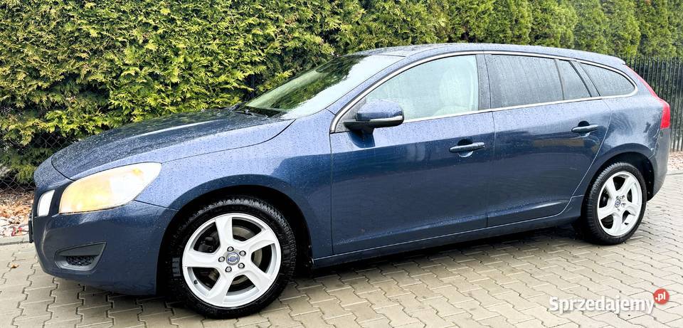 Volvo V60 T3 Momentum V60 Milanówek