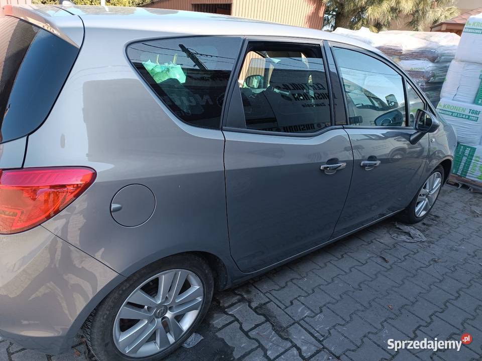 Sprzedam Opla Meriva b 14 turbo do negocjacji czujnik parkowania Nisko