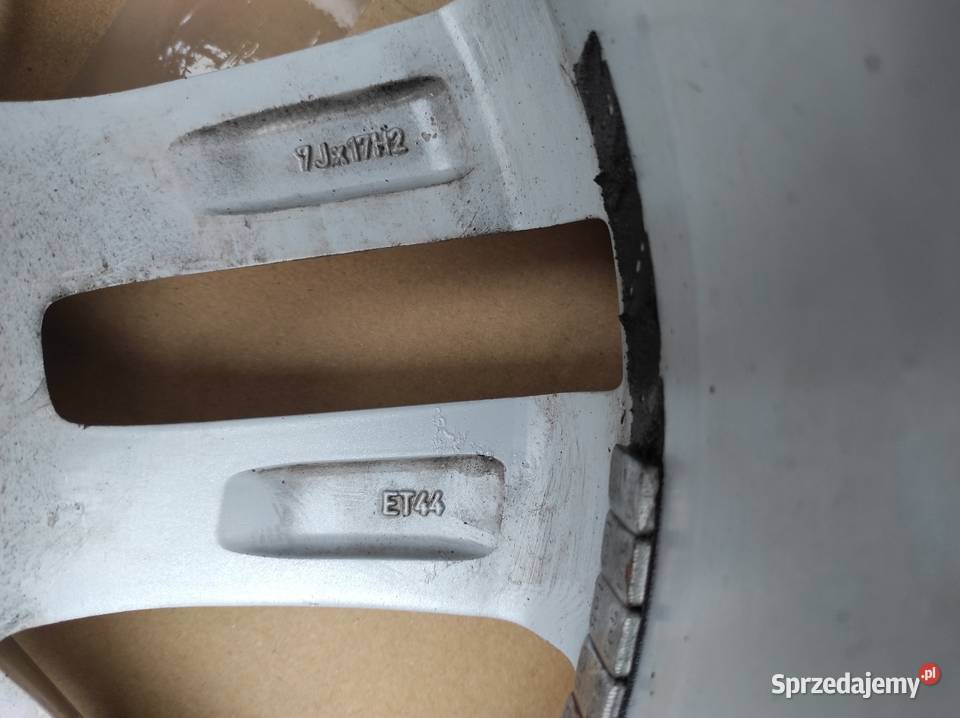 Felgi Opel 17 5x110 7Jx17 ET44 Kompletopony Ustrzyki Dolne
