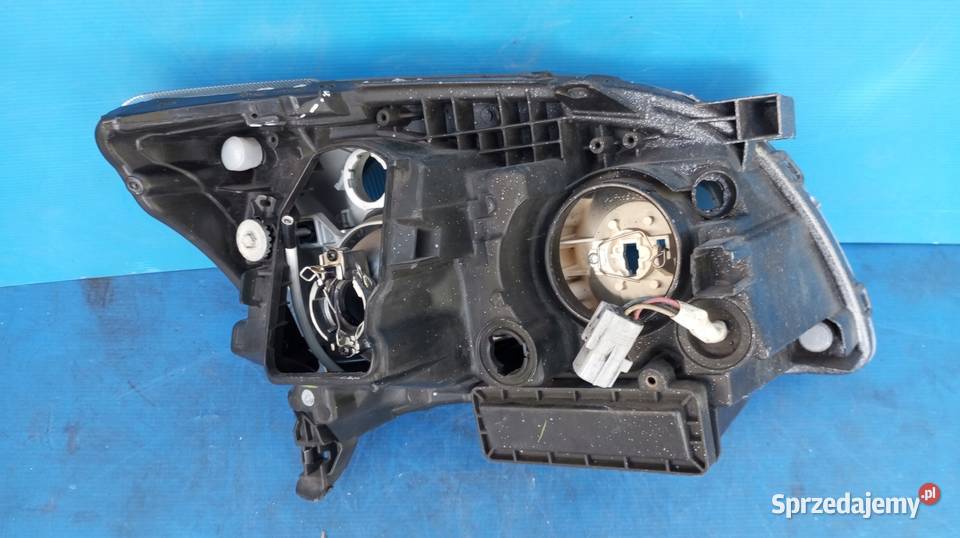 LAMPA REFLEKTOR LEWY PRZÓD EU TOYOTA AVENSIS T25 Lampy przednie Nowy Tomyśl