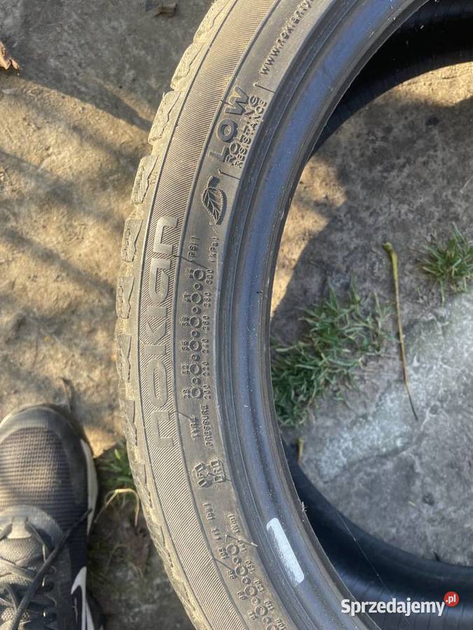 Sprzedam 2 komplety opon zimowych i dwie sztuki Samochodowe Dzwola